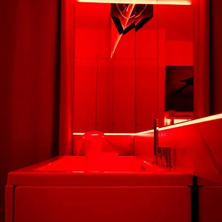 Red Light 3*